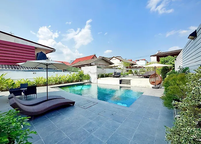 The White House Rachamankha เดอะ ไวท์เฮ้าส์ ราชมรรคา